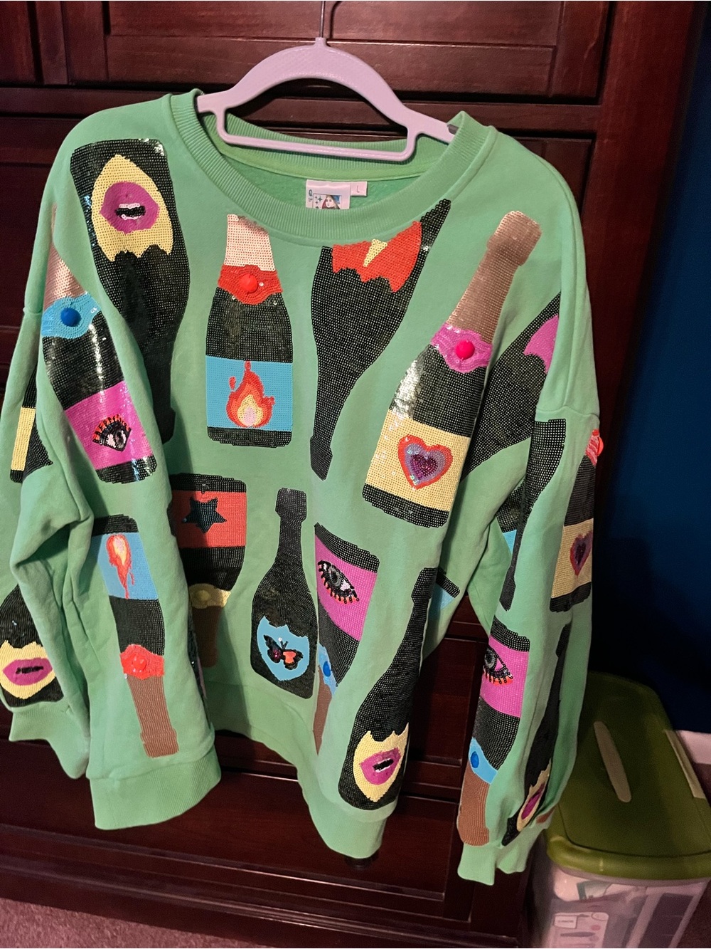 QUEEN OF SPARKLES Lime Green Sequin Bottle Print Sweatshirt (🦄)